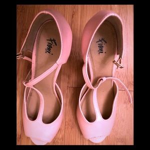 Fioni Blush Colored Heels, Size 7.5.